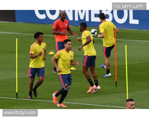 日本队与哥伦比亚队激战正酣谁能在这场较量中笑到最后